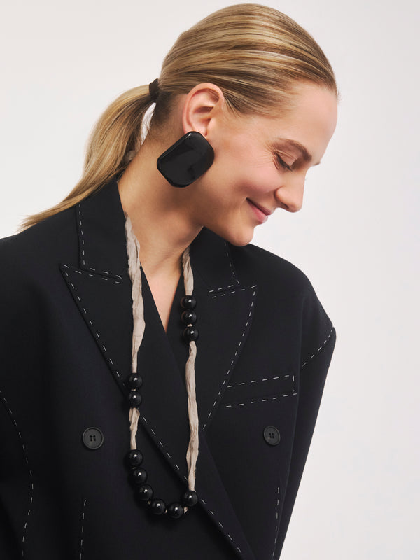 Boucles d'oreilles noires en forme de cube