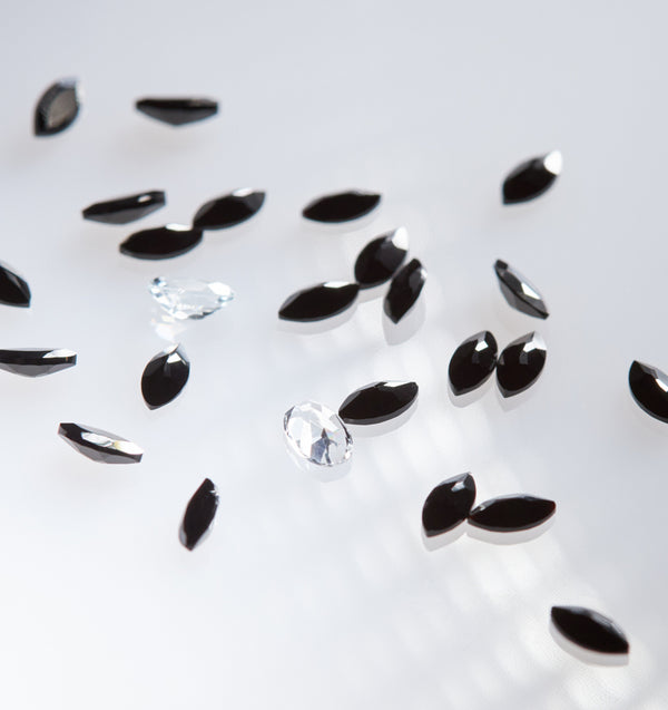 Ensemble de pierres tulipes noires