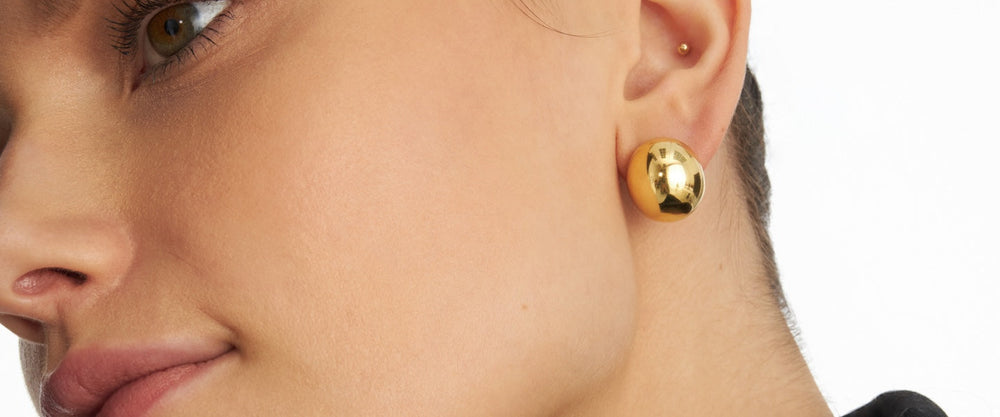 Quels bijoux porter avec une robe en dentelle – boucles d’oreilles, collier ou bracelet ?