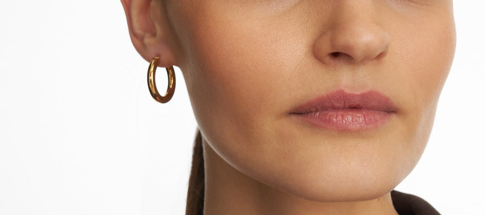 Quelles boucles d’oreilles vont avec des lunettes – comment assortir les bijoux aux lunettes ?