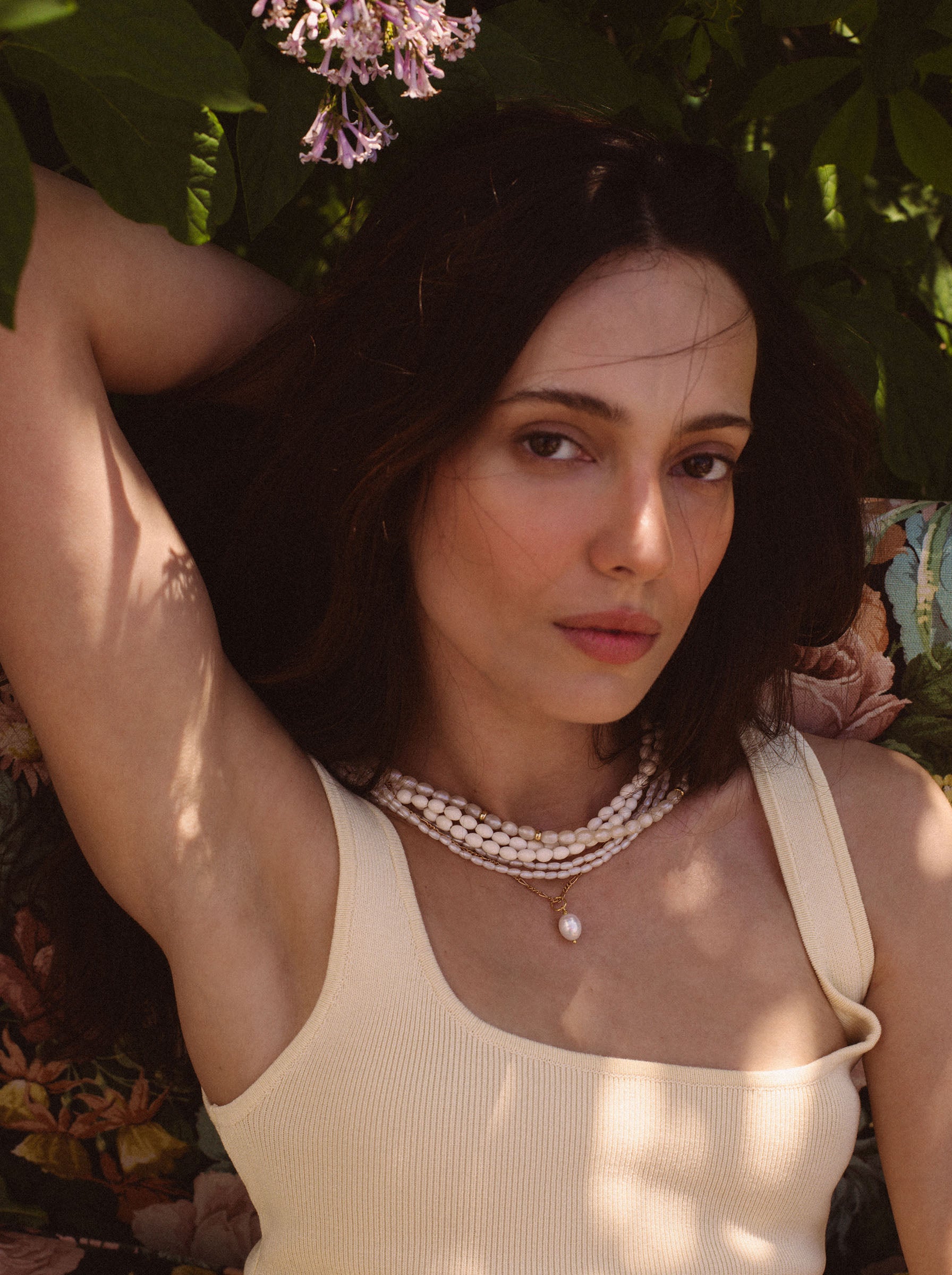 Collier de petites perles blanches 3