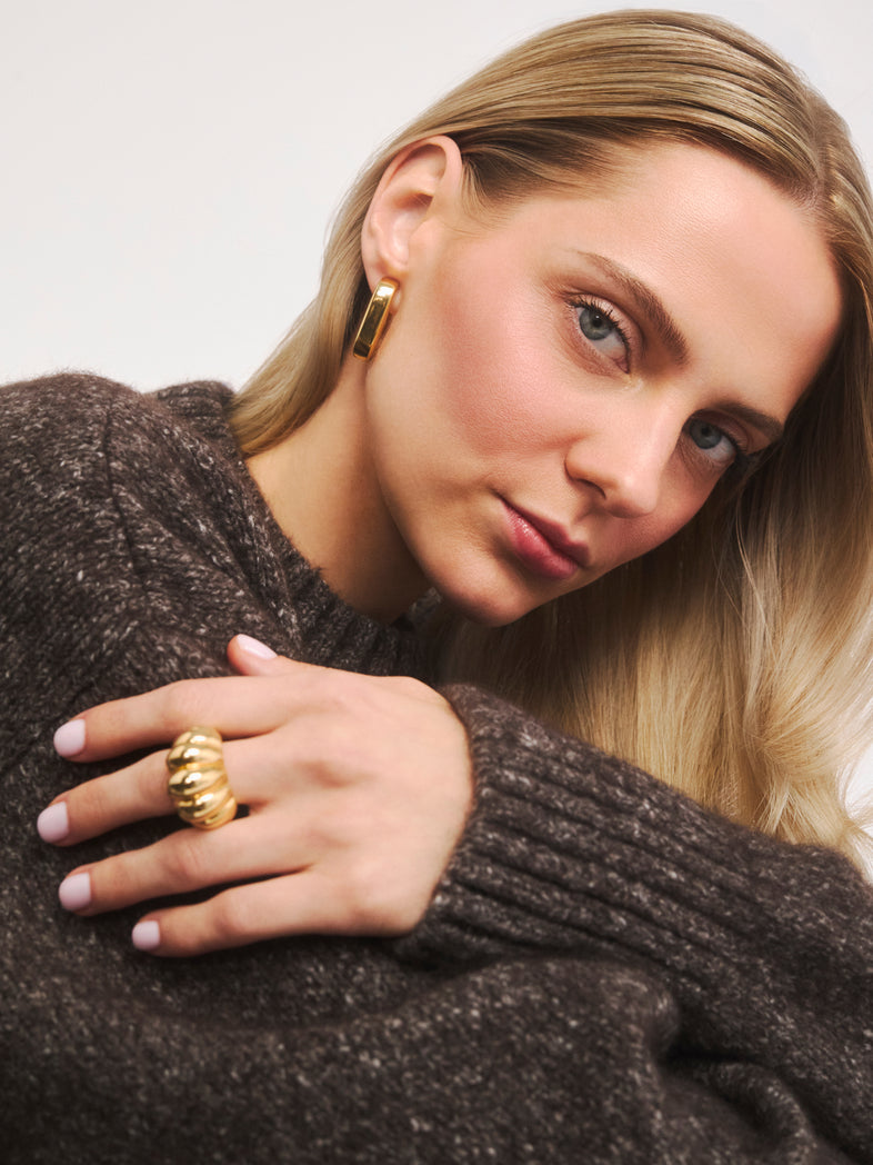  Gold-plated ring with grooves 2 