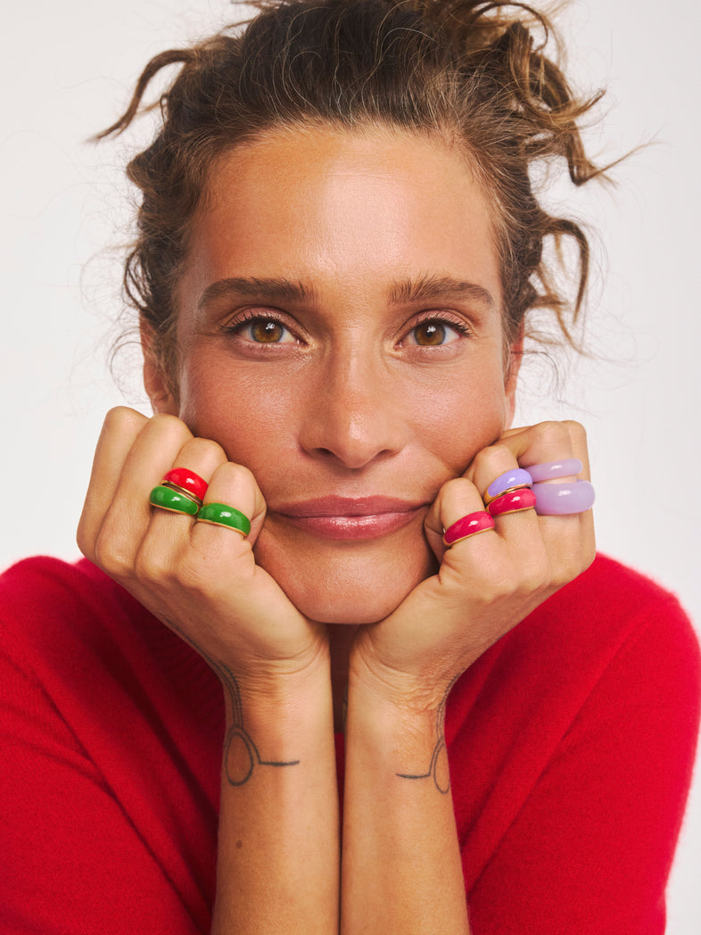  Petite bague plaquée or avec émail vert 4 
