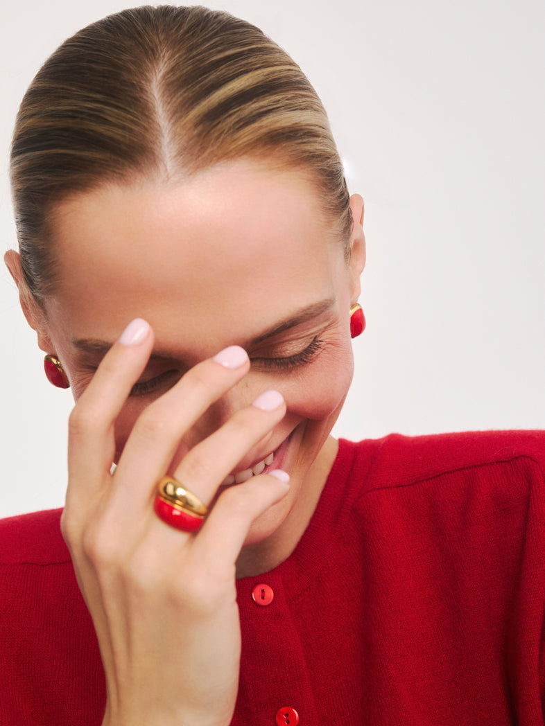  Petite bague plaquée or avec émail rouge 4 