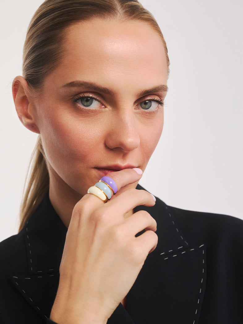  Petite bague plaquée or avec émail bleu 3 