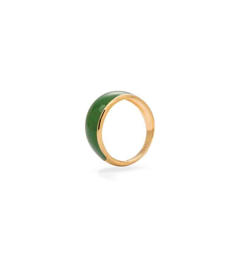  Petite bague plaquée or avec émail vert 