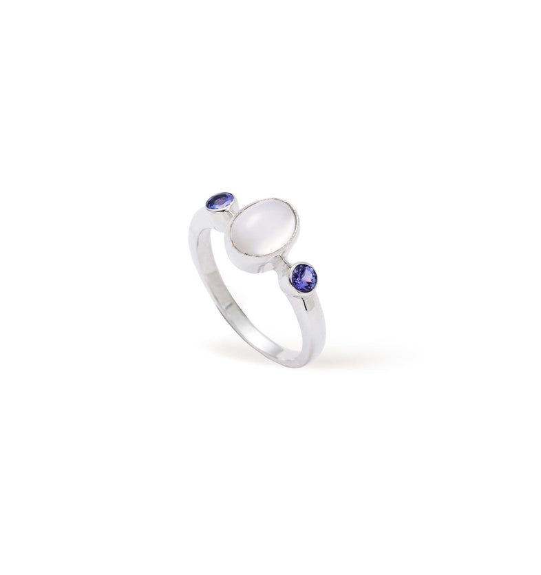 Bonbon White Moonstone Silver Ring