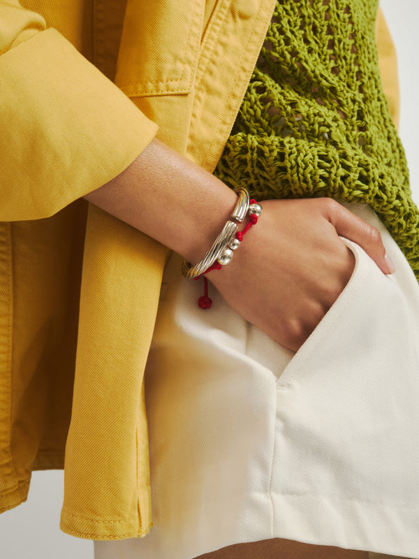 Bransoletka Bubbles Red w zestawieniu ze srebrną bransoletką marki Berries