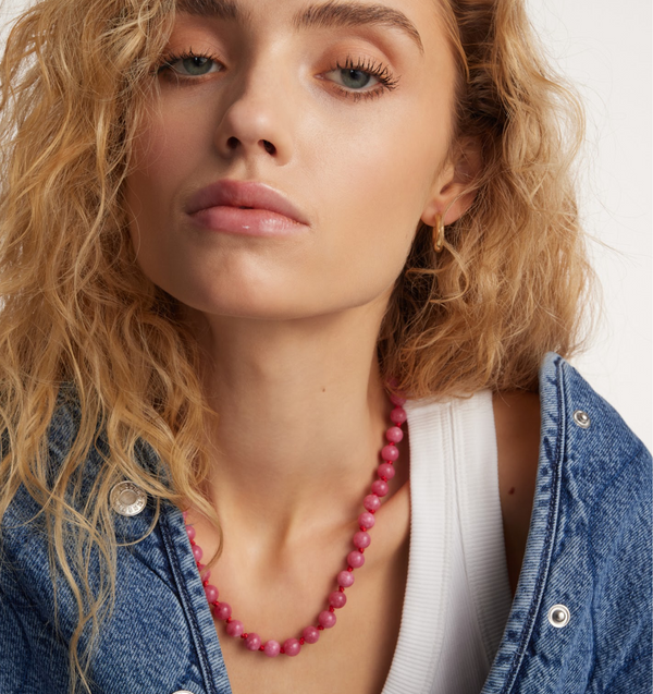 Korale z jadeitu na czerwonym sznurku