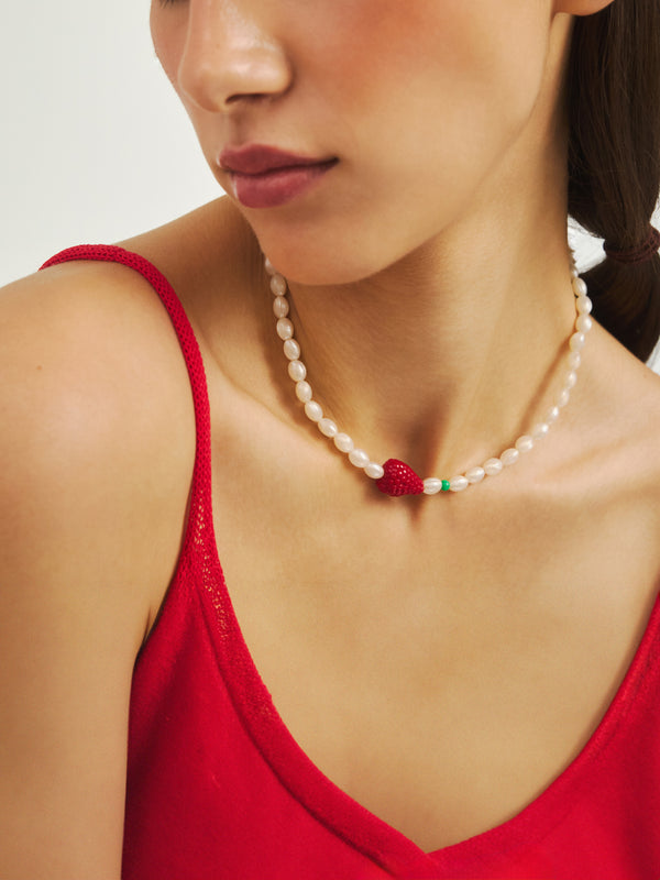 Koralikowy naszyjnik Berries z maliną z żywicy