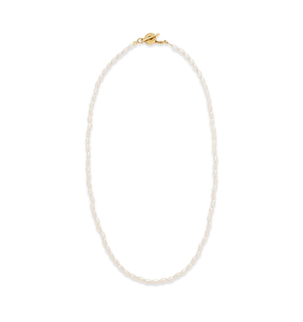 Collier de petites perles blanches 2