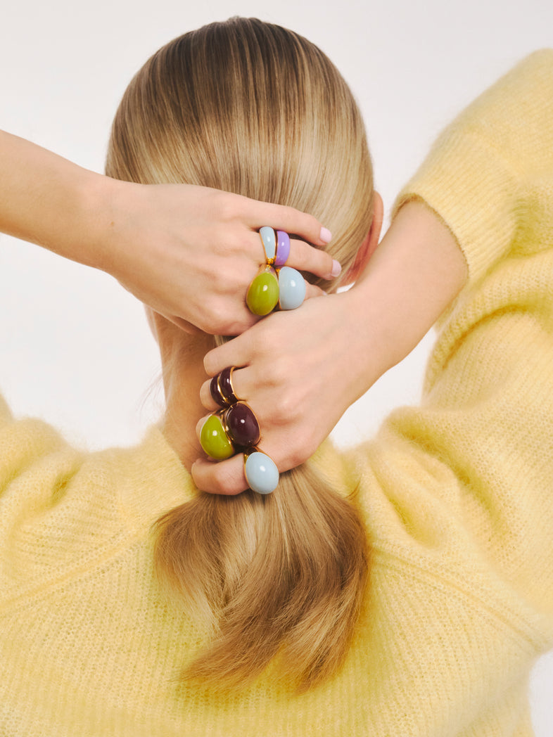  Set pozłacanych pierścionków z kolorową emalią z kolekcji Viva w Berries 