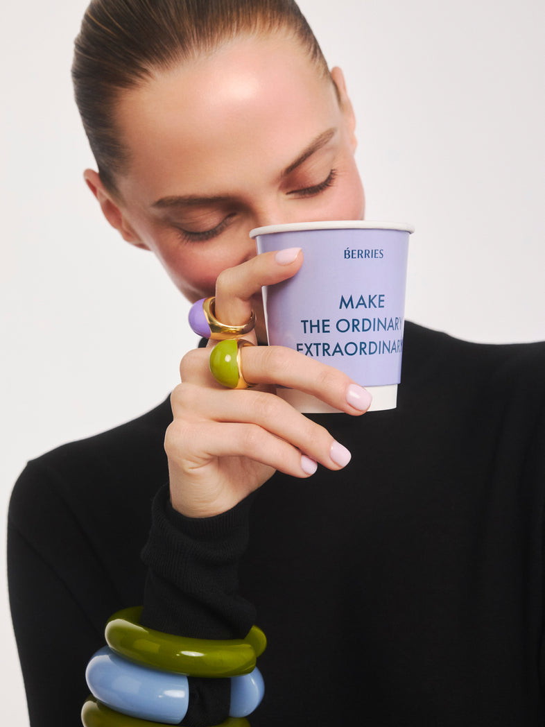  Set zielonych i fioletowych pierścionków z emalią w kolekcji Viva od Berries 