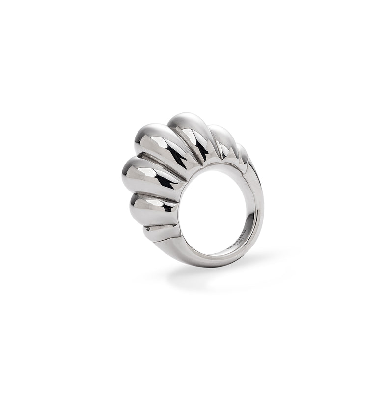  Silver ring with grooves 