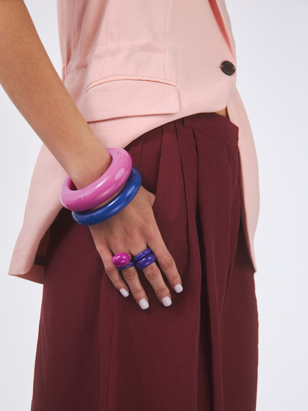 Stylizacja uzupełniona biżuterią Berries w intensywnych kolorach